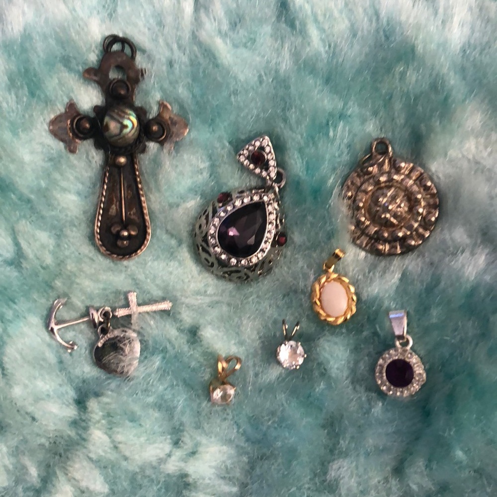 MAKE AN OFFER set of 8 pendants
